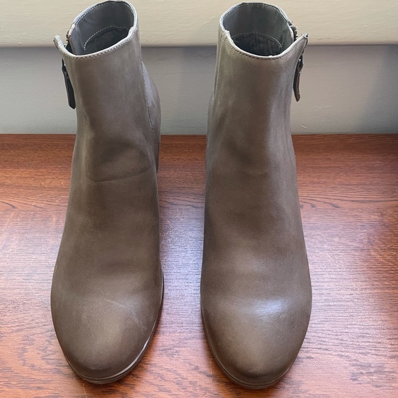 Crown Vintage Leather Ankle Boot - Picture 2 of 6